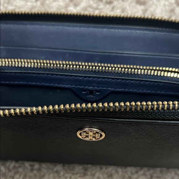 Tory Burch Black Zip-Around Wallet - Picture 11 of 15